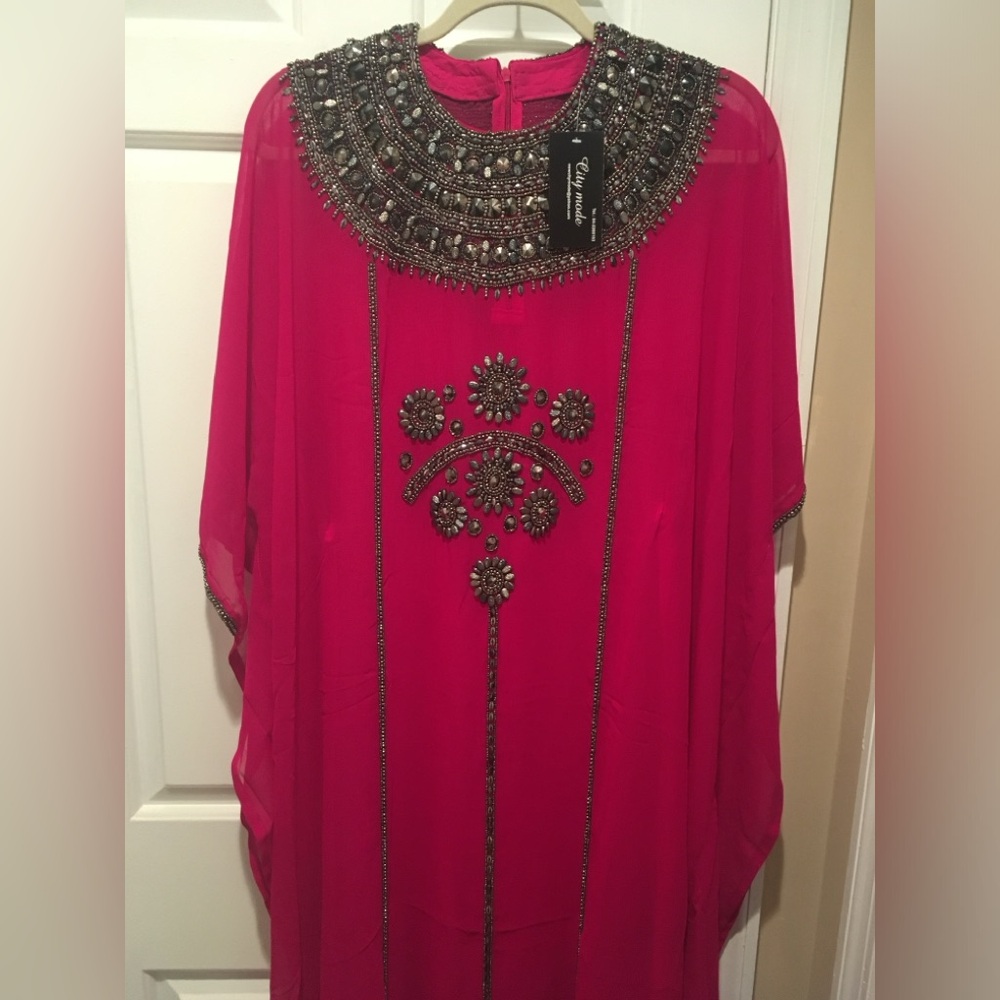 One of a kind Kaftan Dresses, hand selected in Dubai 💎👑 FREE & Fast Shipping!
